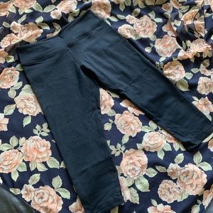 Savage barbell Capri leggings NWOT